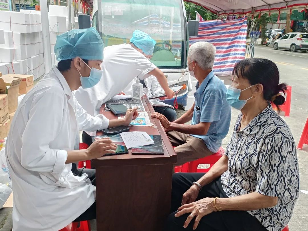 中央再提減負(fù)！基層衛(wèi)生健康發(fā)展逐步駛?cè)搿翱燔嚨馈?>
																									</div>
																									<!-- 內(nèi)容 -->
																									<div   id="ggcss46ueay"   class="txtBox">
																										<!-- 標(biāo)題 -->
																										<div
																											class="newTitle">
																											<strong
																												class="p_title name">中央再提減負(fù)！基層衛(wèi)生健康發(fā)展逐步駛?cè)搿翱燔嚨馈?/strong>
																											<img src="/static/group1/M00/16/C6/rBQBG1ziO9WELTQlAAAAACzgD4A004.jpg"
																												alt="查看詳情"
																												class="imgLink">
																										</div>
																										<!-- tool開始 -->
																										<div   id="ggcss46ueay"   class="tips">
																											<span id="ggcss46ueay"    class="newYear">發(fā)布時(shí)間：
																												2023-06-25</span>
																										</div>
																										<!-- tool結(jié)束 -->
																										<!-- 描述 -->
																										<div
																											class="p_summary newSummry">
																										</div>
																									</div>
																								</a>
																							</div>
																																														
																							
																							
																							
																							</div>
																						<!-- 分頁(yè) -->
																						<div   id="ggcss46ueay"   class="e_box e_OccupyBox-001 p_OccupyBox">
																							<div   id="ggcss46ueay"   class="e_pagebox e_pagebox-000 p_page">
																								 <div   id="ggcss46ueay"   class="pageNum"><a href="/news/list_4_15/" data-ey_fc35fdc="html" data-tmp="1"><</a></div> <div   id="ggcss46ueay"   class="pageNum"><a href="/news/list_4_5/" data-ey_fc35fdc="html" data-tmp="1">5</a></div><div   id="ggcss46ueay"   class="pageNum"><a href="/news/list_4_6/" data-ey_fc35fdc="html" data-tmp="1">6</a></div><div   id="ggcss46ueay"   class="pageNum"><a href="/news/list_4_7/" data-ey_fc35fdc="html" data-tmp="1">7</a></div><div   id="ggcss46ueay"   class="pageNum"><a href="/news/list_4_8/" data-ey_fc35fdc="html" data-tmp="1">8</a></div><div   id="ggcss46ueay"   class="pageNum"><a href="/news/list_4_9/" data-ey_fc35fdc="html" data-tmp="1">9</a></div><div   id="ggcss46ueay"   class="pageNum"><a href="/news/list_4_10/" data-ey_fc35fdc="html" data-tmp="1">10</a></div><div   id="ggcss46ueay"   class="pageNum"><a href="/news/list_4_11/" data-ey_fc35fdc="html" data-tmp="1">11</a></div><div   id="ggcss46ueay"   class="pageNum"><a href="/news/list_4_12/" data-ey_fc35fdc="html" data-tmp="1">12</a></div><div   id="ggcss46ueay"   class="pageNum"><a href="/news/list_4_13/" data-ey_fc35fdc="html" data-tmp="1">13</a></div><div   id="ggcss46ueay"   class="pageNum"><a href="/news/list_4_14/" data-ey_fc35fdc="html" data-tmp="1">14</a></div><div   id="ggcss46ueay"   class="pageNum"><a href="/news/list_4_15/" data-ey_fc35fdc="html" data-tmp="1">15</a></div><div   id="ggcss46ueay"   class="pageNum active">16</div><div   id="ggcss46ueay"   class="pageNum"><a href="/news/list_4_17/" data-ey_fc35fdc="html" data-tmp="1">17</a></div><div   id="ggcss46ueay"   class="pageNum"><a href="/news/list_4_18/" data-ey_fc35fdc="html" data-tmp="1">18</a></div><div   id="ggcss46ueay"   class="pageNum"><a href="/news/list_4_19/" data-ey_fc35fdc="html" data-tmp="1">19</a></div><div   id="ggcss46ueay"   class="pageNum"><a href="/news/list_4_20/" data-ey_fc35fdc="html" data-tmp="1">20</a></div><div   id="ggcss46ueay"   class="pageNum"><a href="/news/list_4_21/" data-ey_fc35fdc="html" data-tmp="1">21</a></div><div   id="ggcss46ueay"   class="pageNum"><a href="/news/list_4_22/" data-ey_fc35fdc="html" data-tmp="1">22</a></div><div   id="ggcss46ueay"   class="pageNum"><a href="/news/list_4_23/" data-ey_fc35fdc="html" data-tmp="1">23</a></div><div   id="ggcss46ueay"   class="pageNum"><a href="/news/list_4_24/" data-ey_fc35fdc="html" data-tmp="1">24</a></div><div   id="ggcss46ueay"   class="pageNum"><a href="/news/list_4_25/" data-ey_fc35fdc="html" data-tmp="1">25</a></div> <div   id="ggcss46ueay"   class="pageNum"><a href="/news/list_4_17/" data-ey_fc35fdc="html" data-tmp="1">></a></div>																								</div>
																						</div>
																							<script
																								type="text/javascript">
																								pagingVM = window.pagingVM || {};
																								pagingVM[